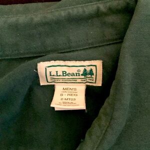 Heavy feel. Also feels like  suede. Size s/ m